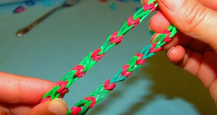 Простой каучуковый браслет