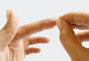 Удаление клея с рук