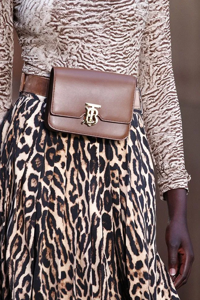 Современная кожаная поясная сумка Burberry
