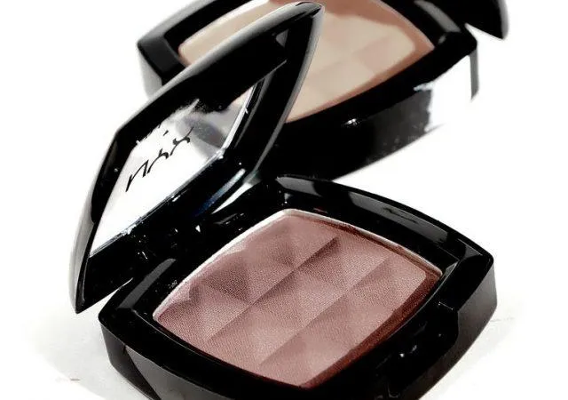 Румяна NYX Taupe Blush.